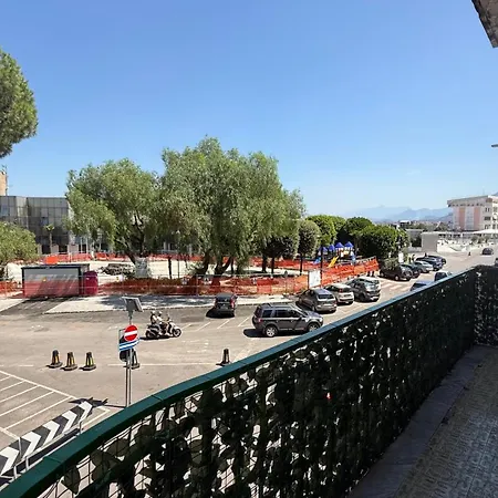 Gioia In Piazza Santa Maria La Carità